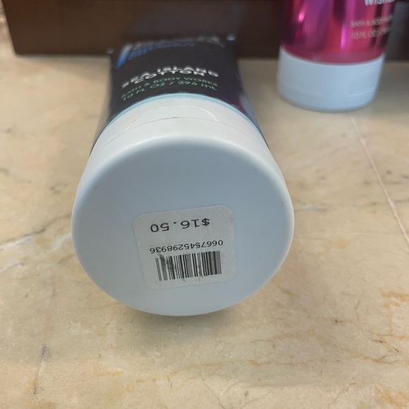 Bath and body moisturizing body wash$16.50 each